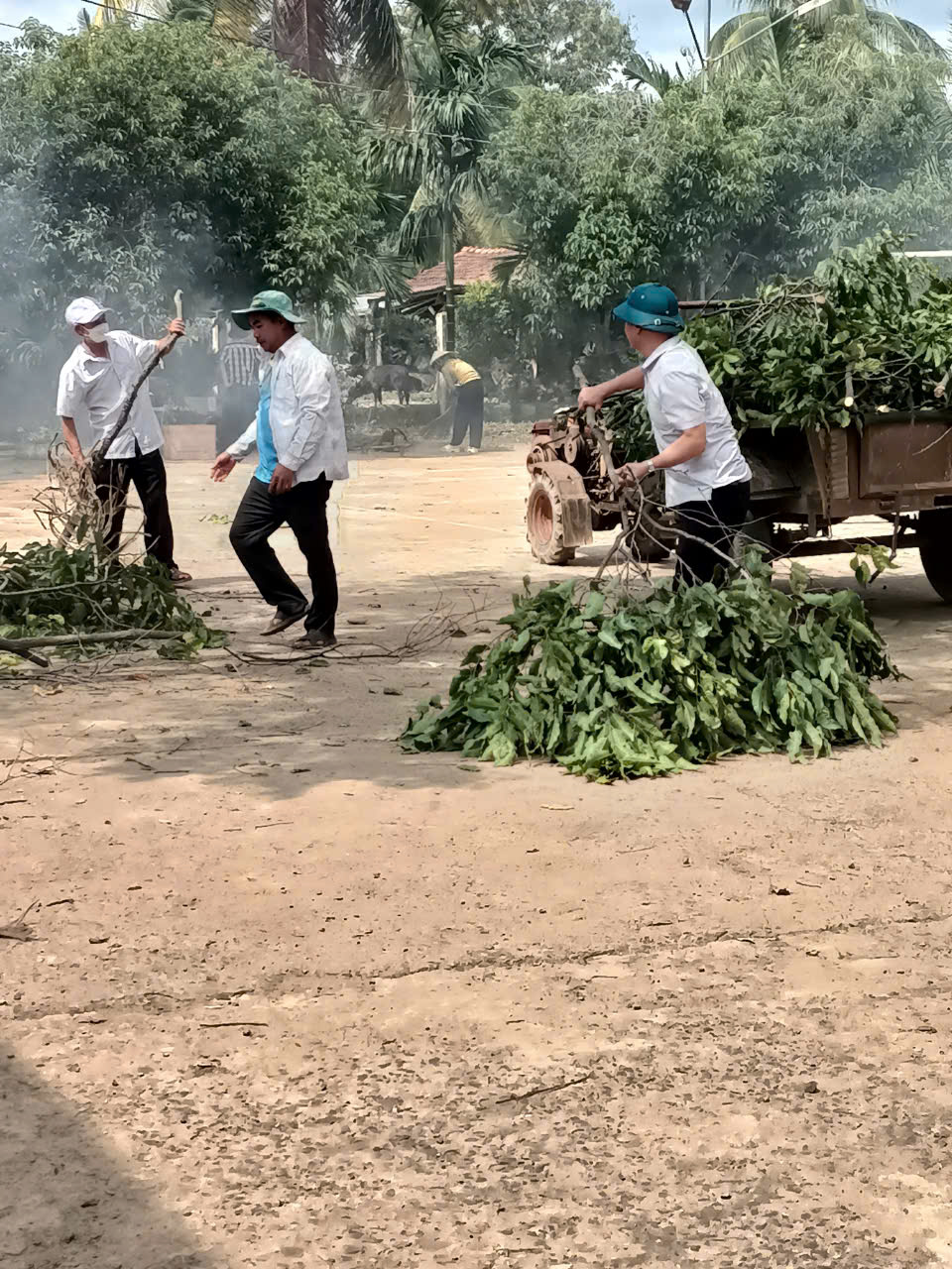 Xã Tân Tiến: Phát động tuần lễ " Khu dân cư sáng- xanh - sạch- đẹp"