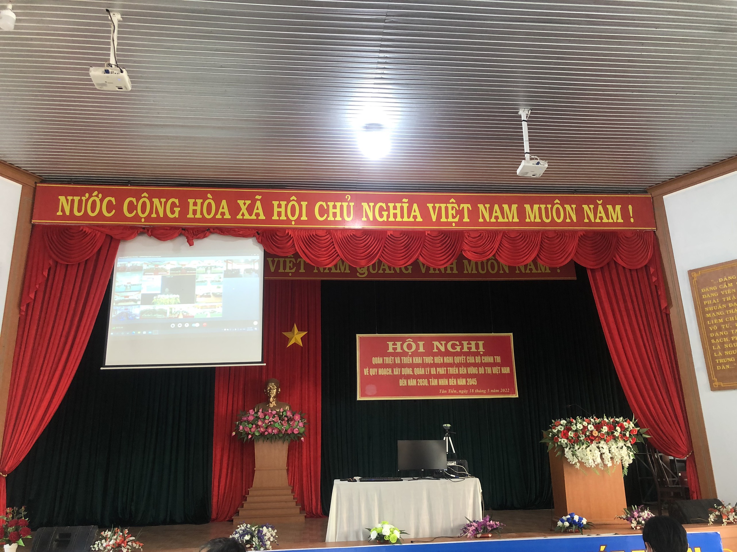 Đảng bộ xã Tân Tiến tổ chức Hội nghị trực tuyến quán triệt và triển khai thực hiện Nghị quyết của Bộ Chính trị về quy hoạch